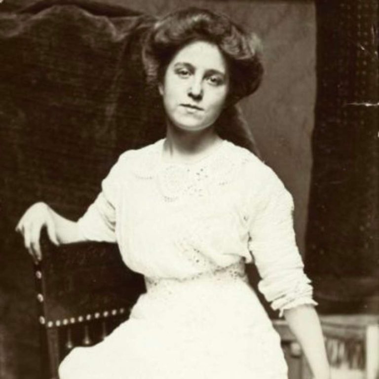 Portrait of Sigrid Schultz as a teenager